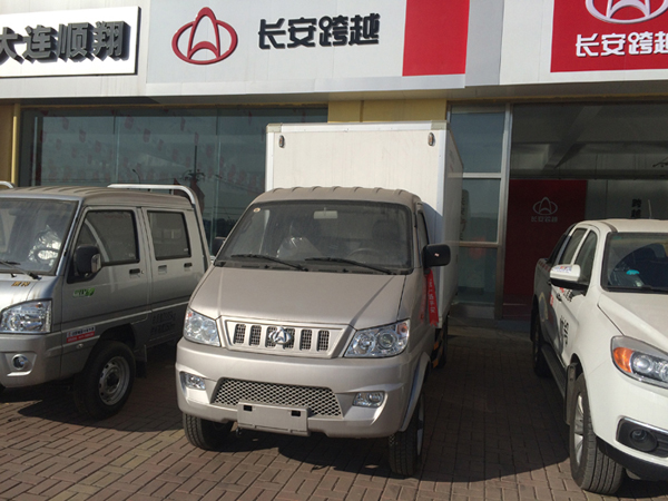 長(zhǎng)安后雙胎冷藏車(chē)